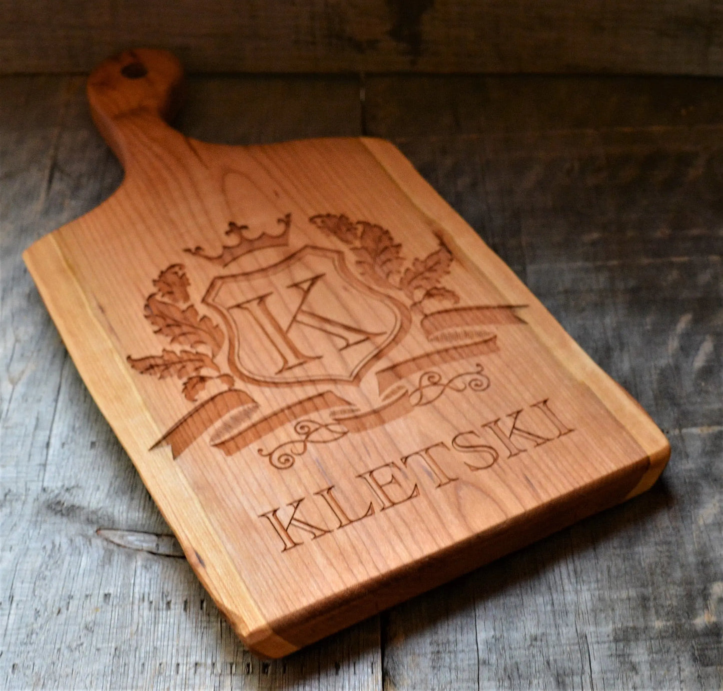 ARTISAN SOLID WOOD CUTTING/SERVING BOARD DESIGN 7.