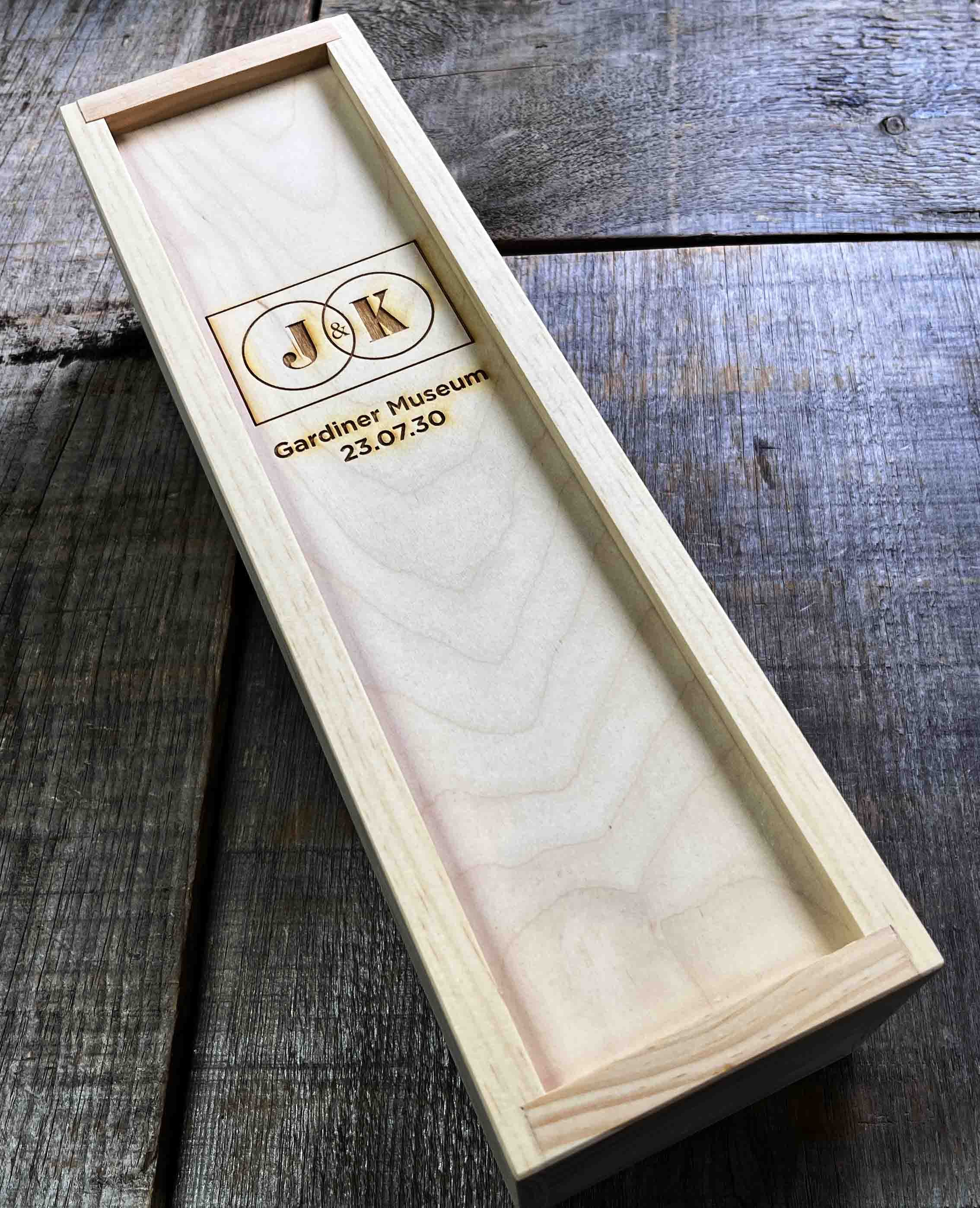 Engraved Pine Wine Boxes - Circle Design 34.