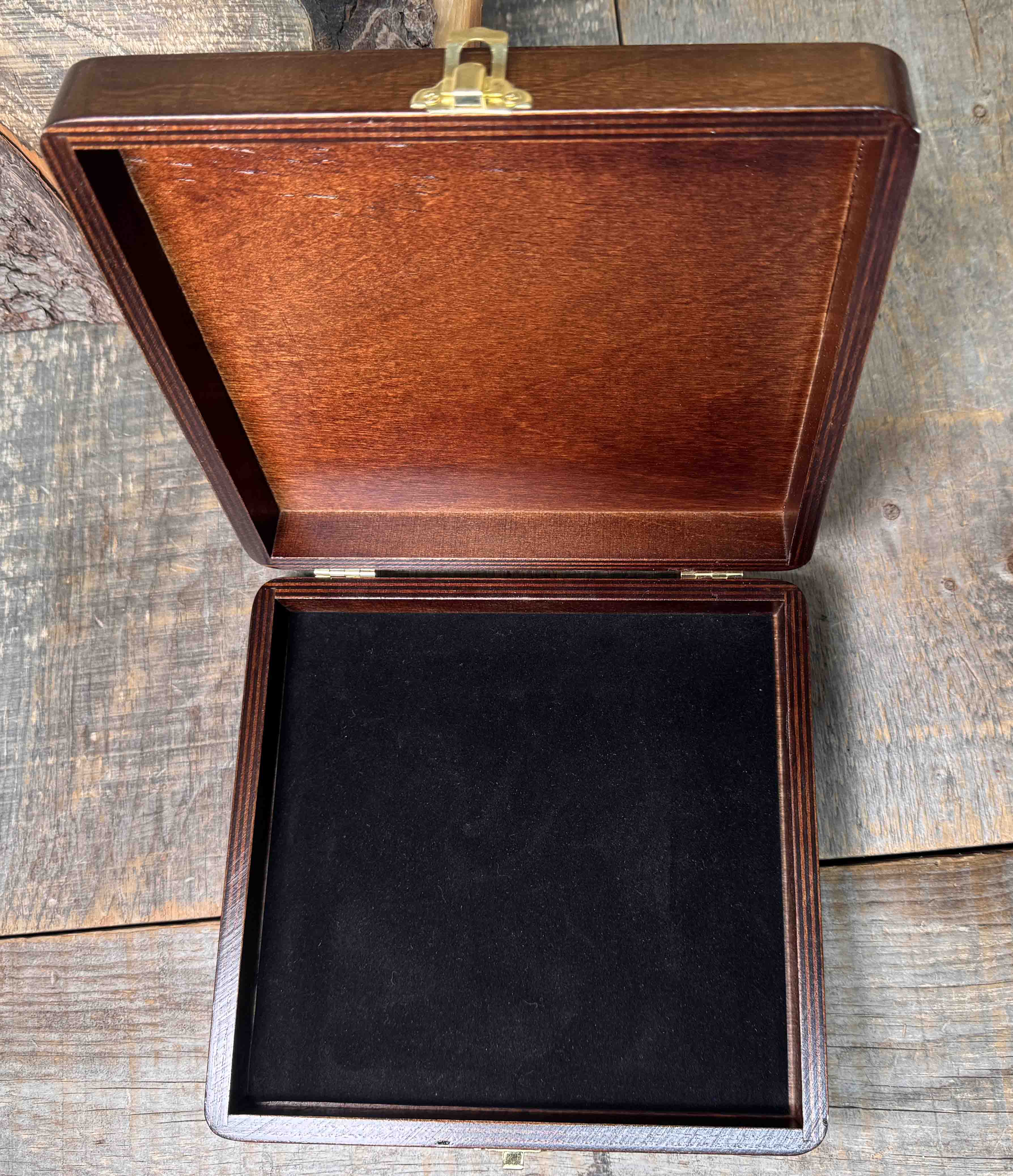 Box 4.jpg__PID:ece04d49-65b7-41c2-a8cc-85705831fcd8