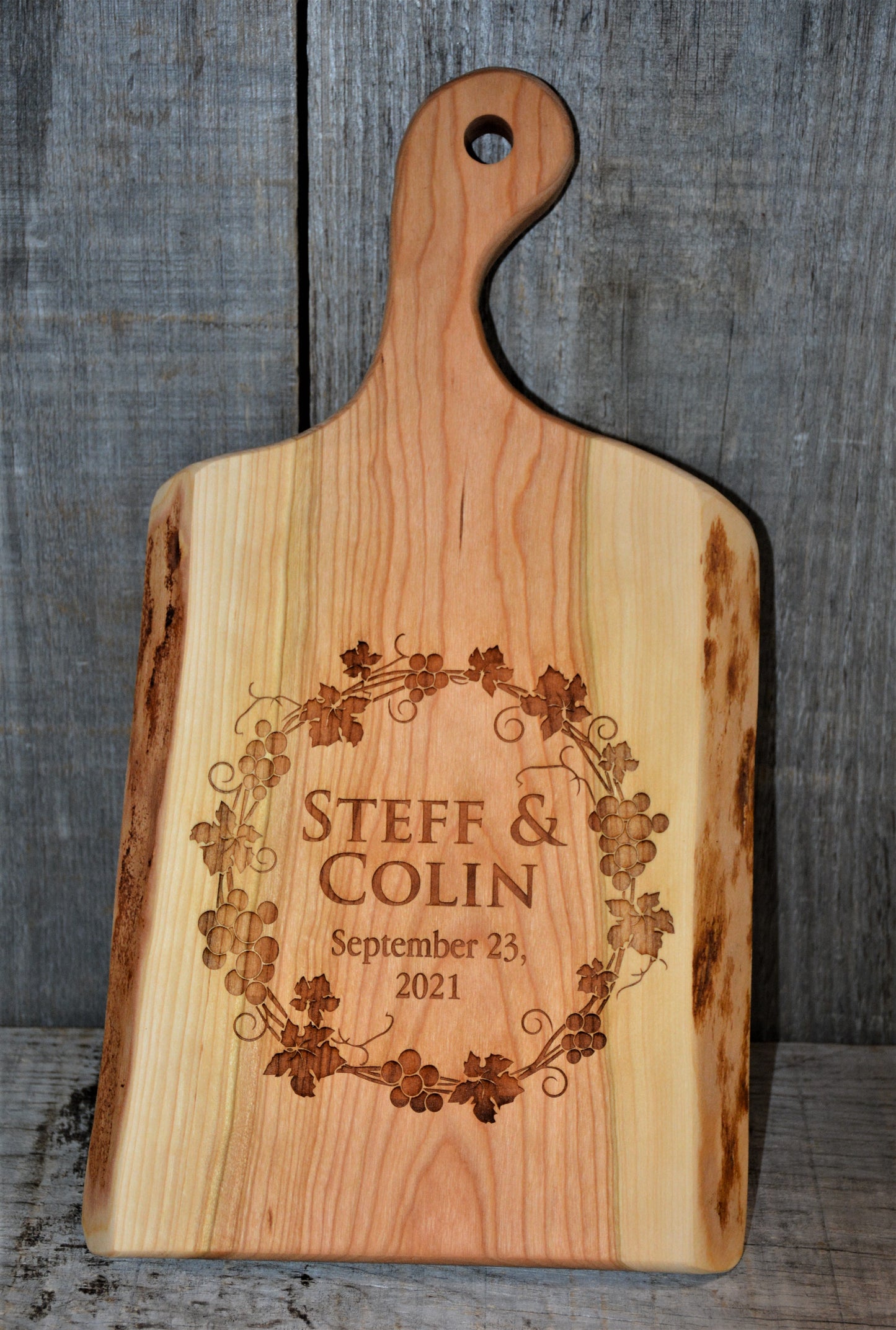 ARTISAN SOLID WOOD CUTTING/SERVING BOARD CUSTOM DESIGN
