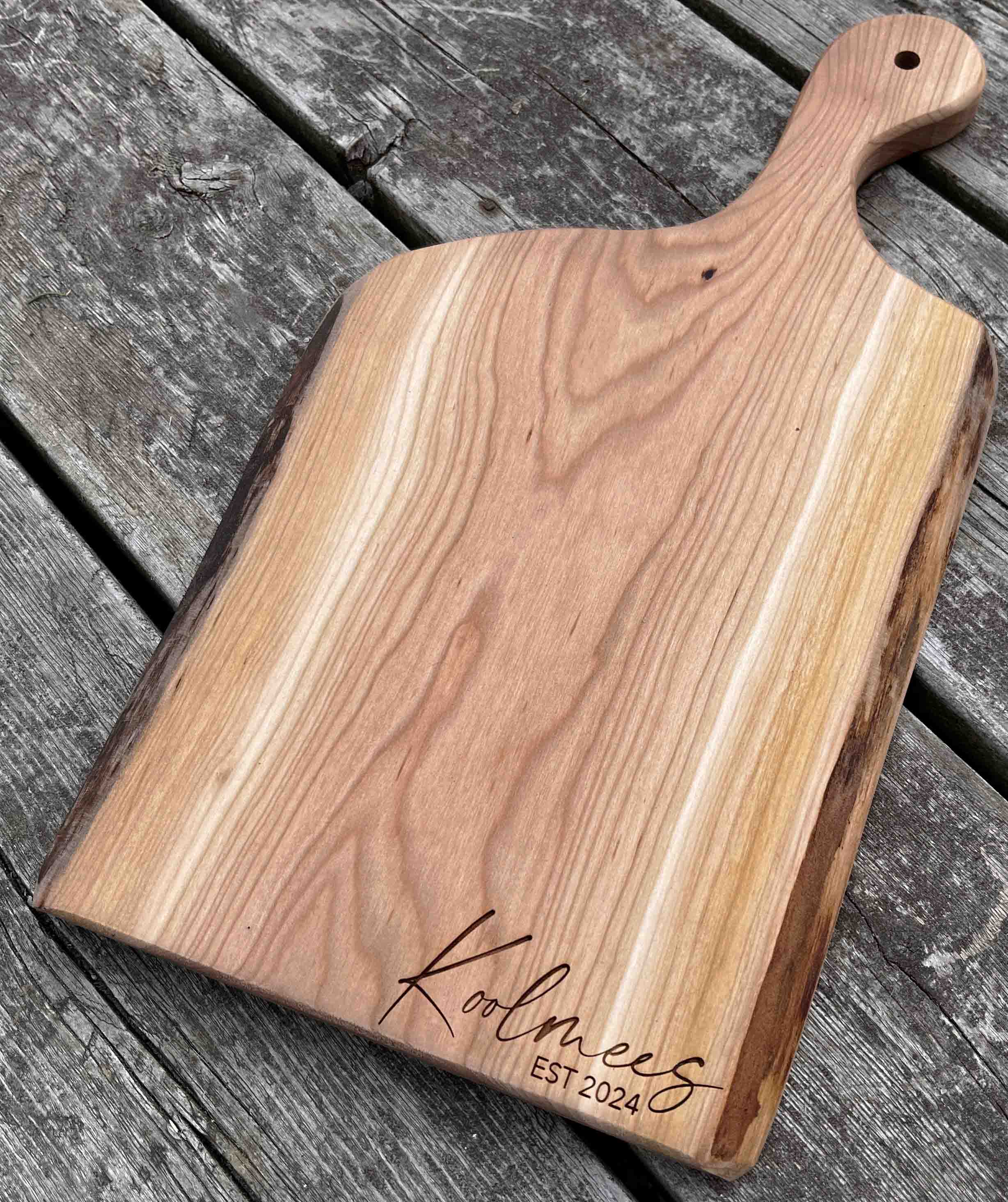 ARTISAN SOLID WOOD CUTTING/SERVING BOARD DESIGN 10