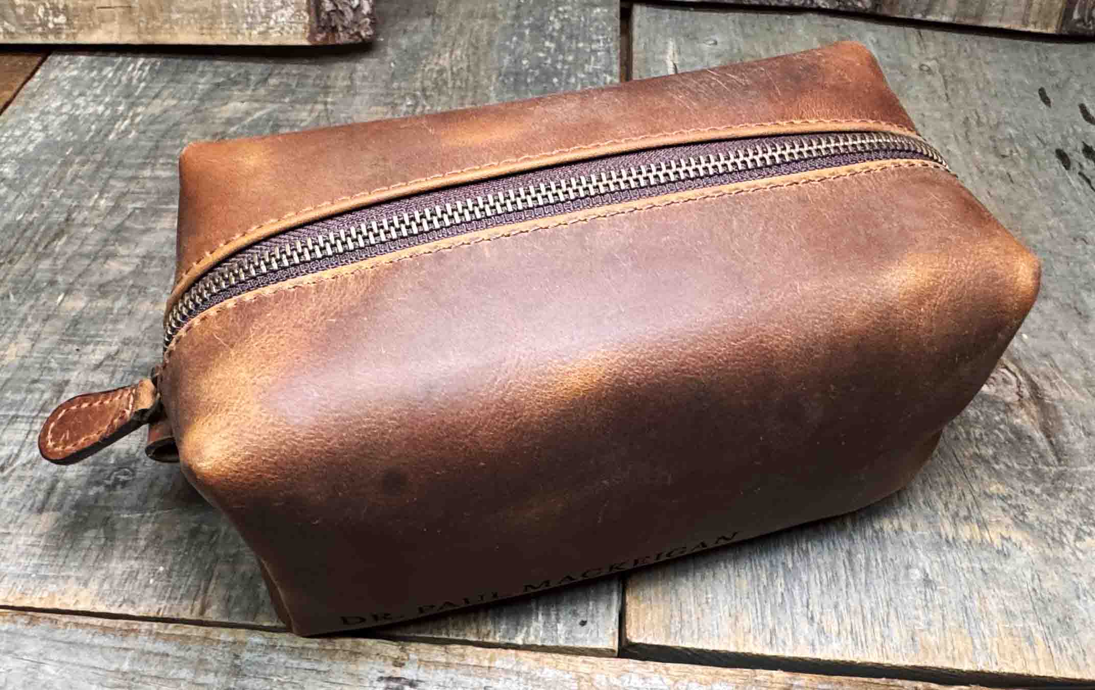 Dopp-kit / Travel carryall / Toiletry Bag for accessories - Premium Leather