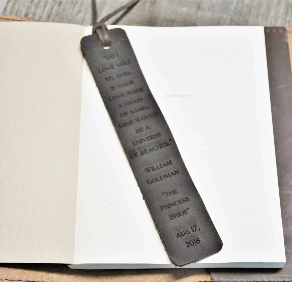 Bookmark Premium Leather Engraved.