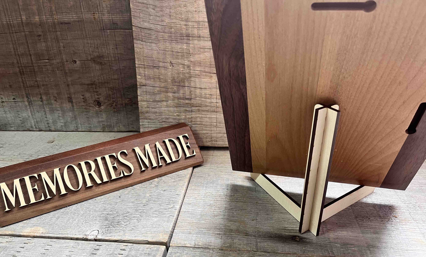 Display Stand for cutting boards, plaques and signs..