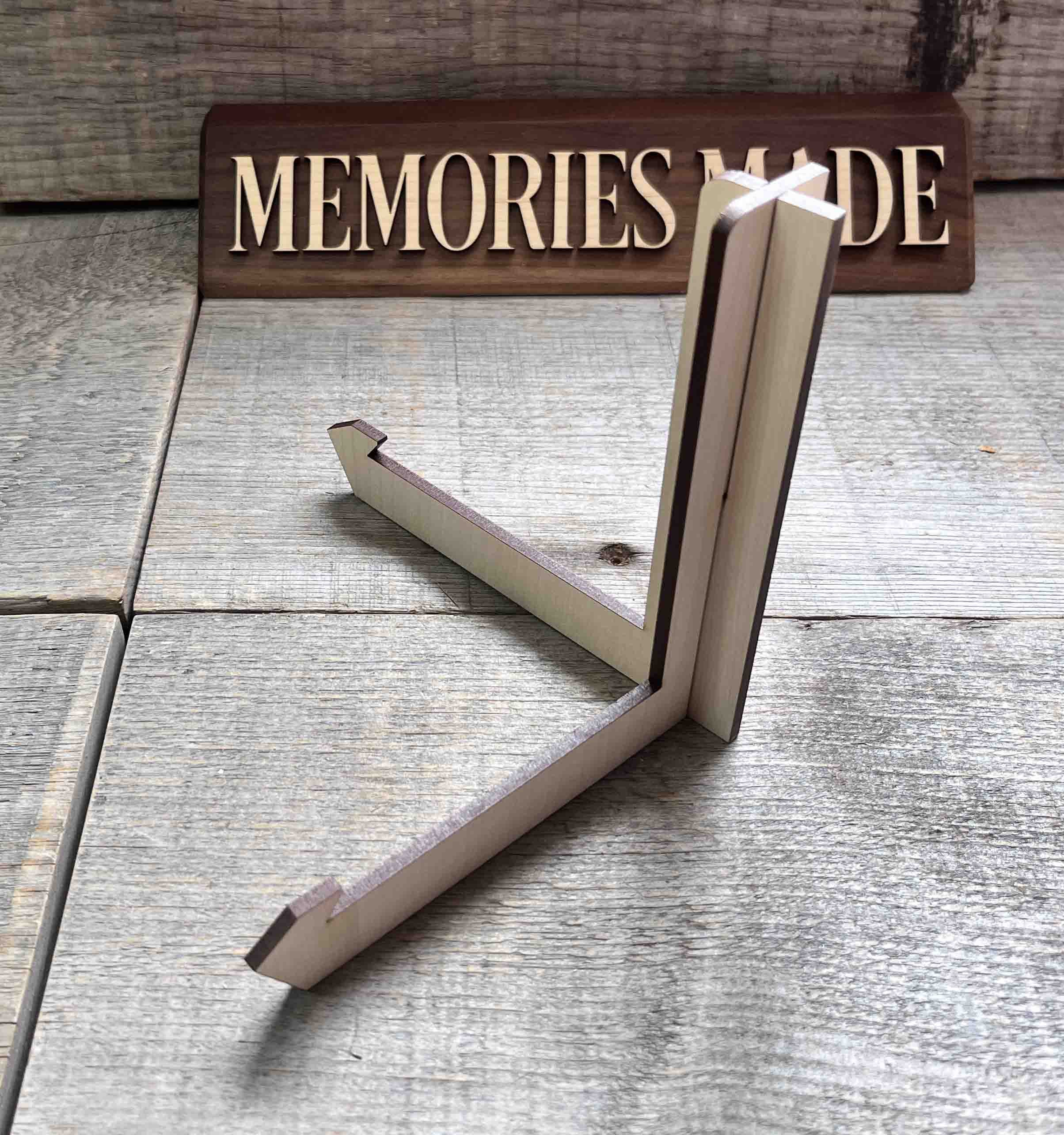 Display Stand for cutting boards, plaques and signs..