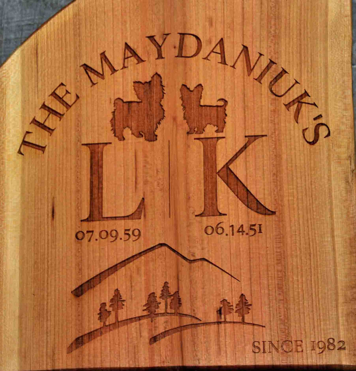 ARTISAN SOLID WOOD CUTTING/SERVING BOARD DESIGN 4.