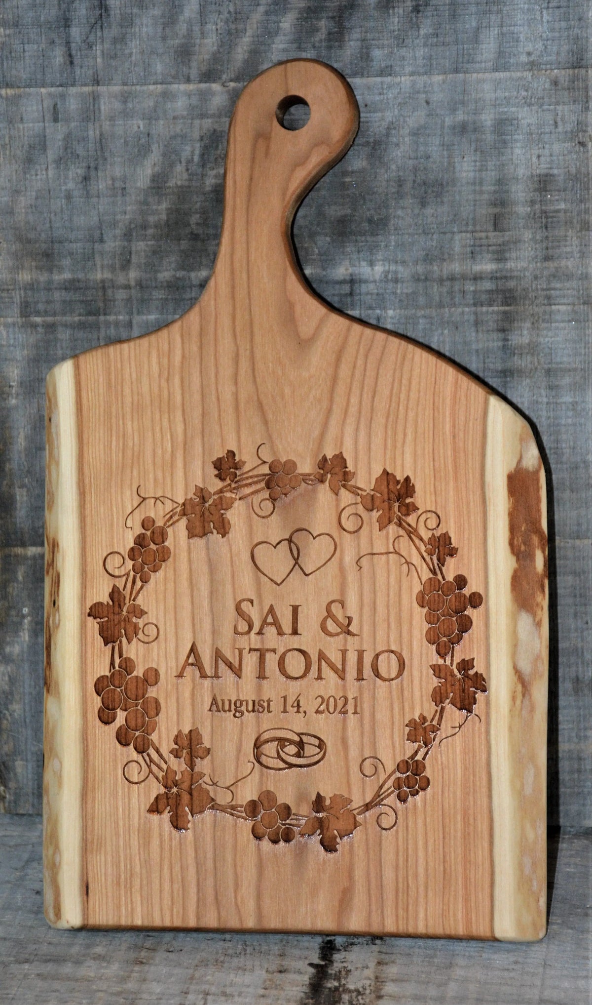 ARTISAN SOLID WOOD CUTTING/SERVING BOARD DESIGN 5.