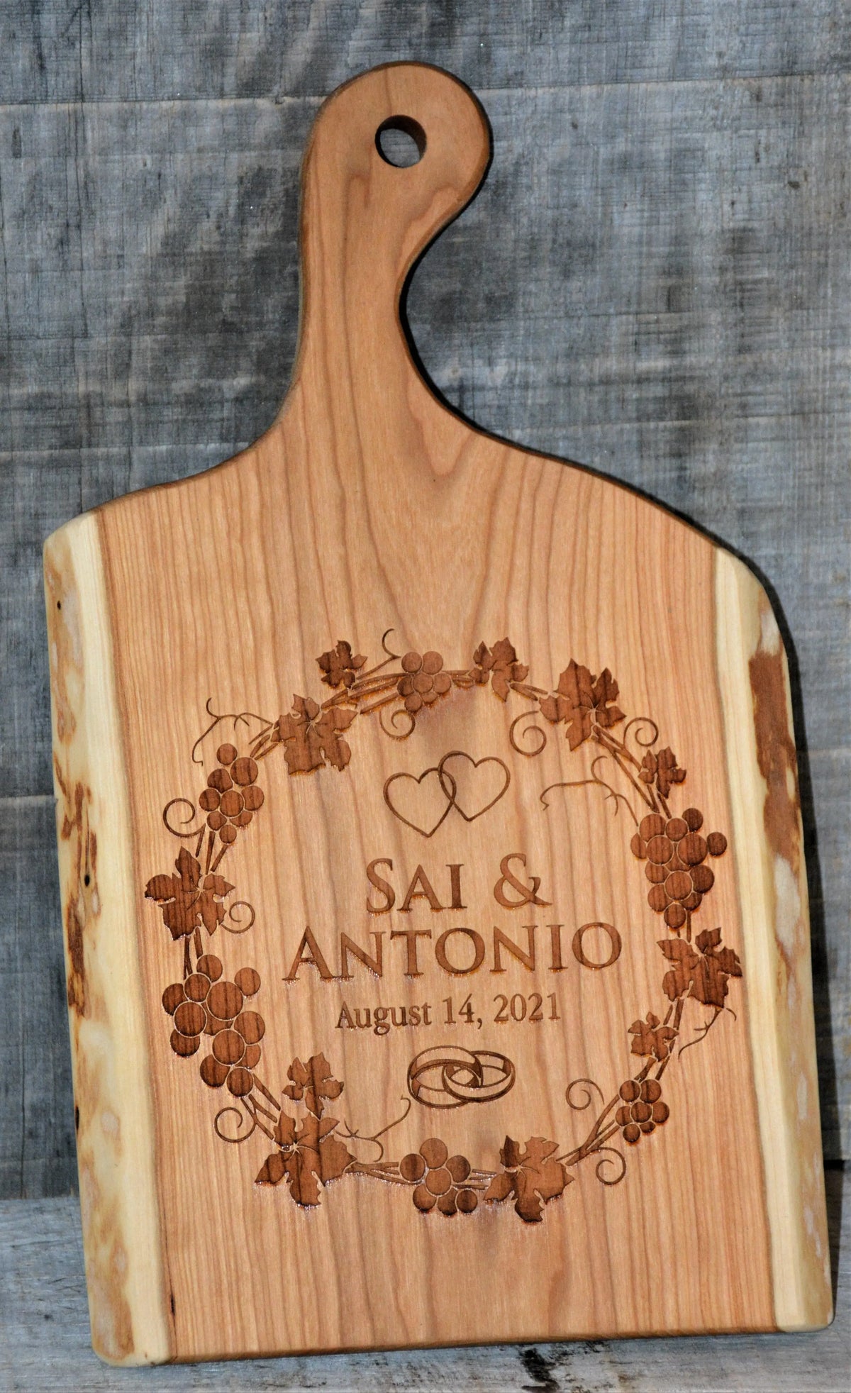 ARTISAN SOLID WOOD CUTTING/SERVING BOARD DESIGN 5.
