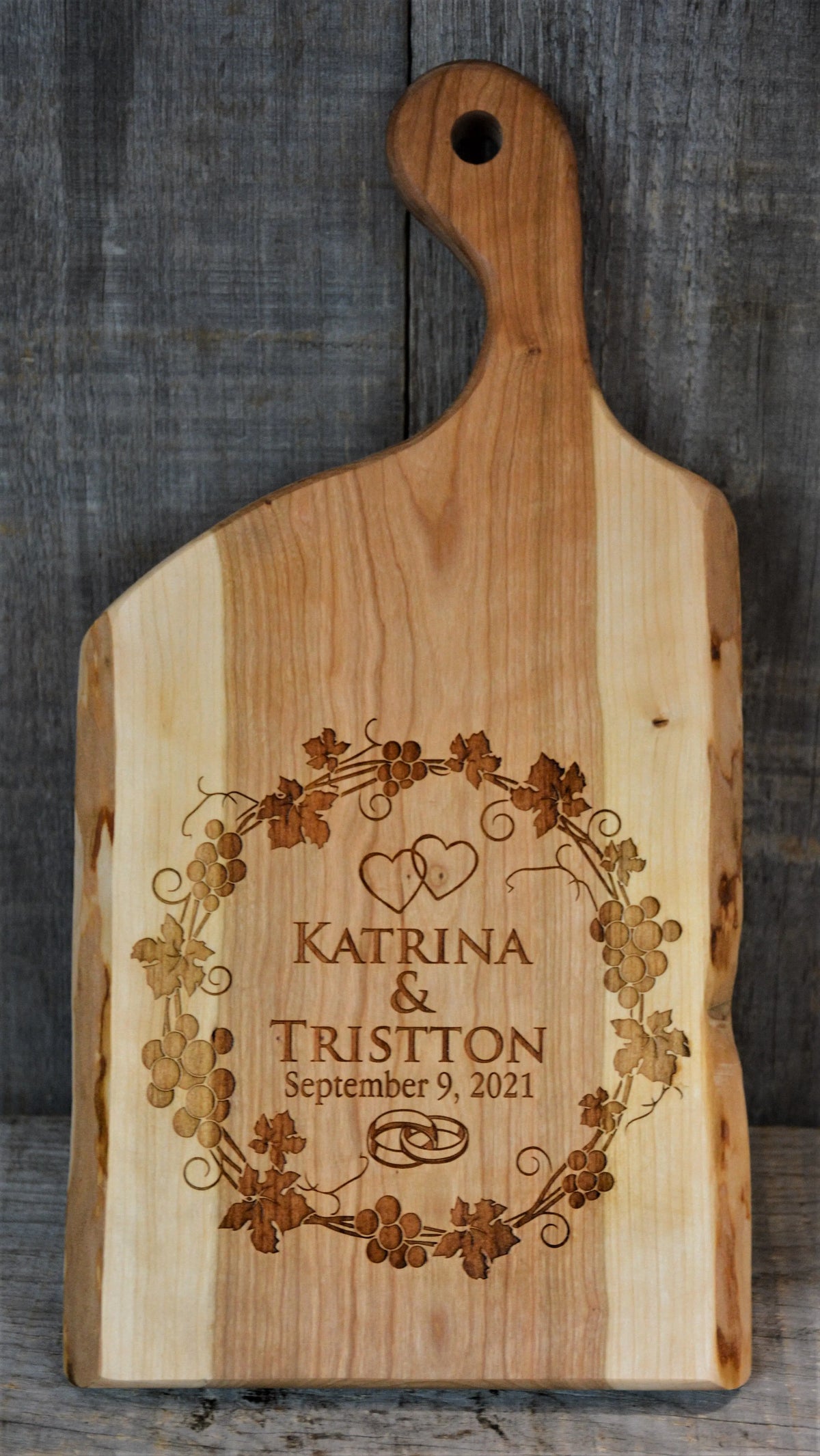 ARTISAN SOLID WOOD CUTTING/SERVING BOARD DESIGN 5.